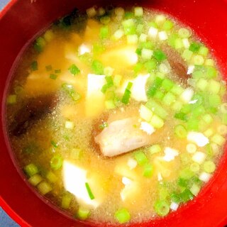 冷凍椎茸と豆腐の味噌汁